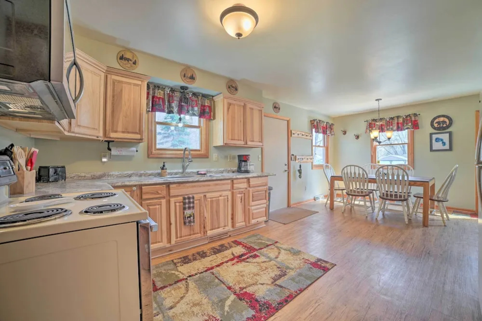 Family Cottage 3 Mi to Higgins Lake State Pk!