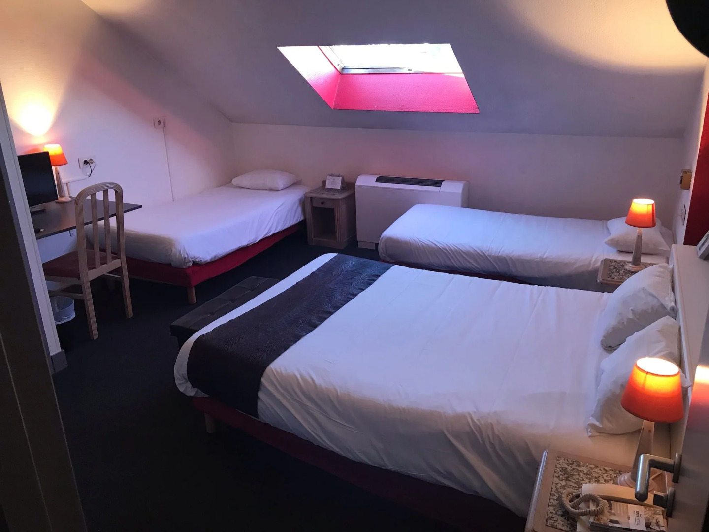 Brit Hotel Aux Sacres