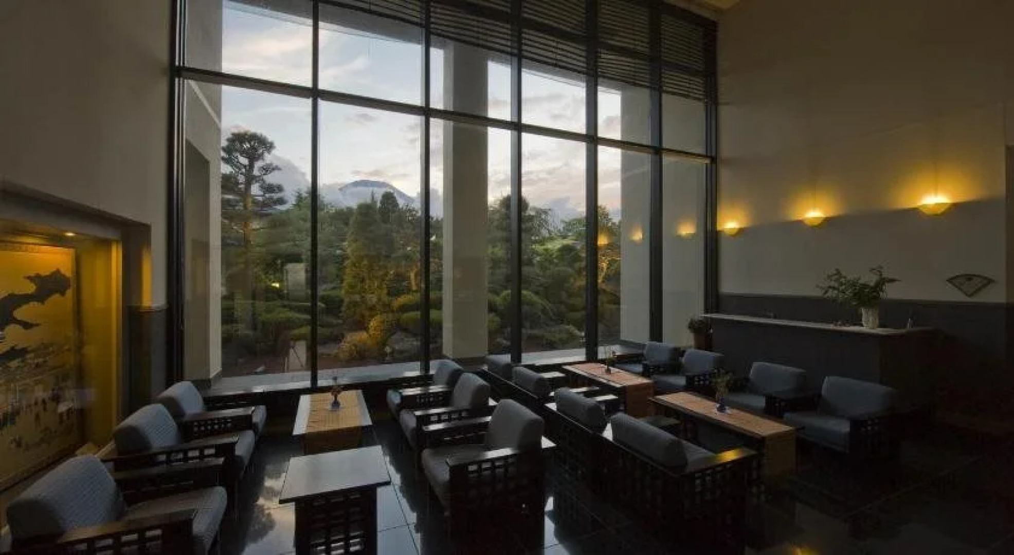 Fuji To Mizuumi No Yado Tagaogi