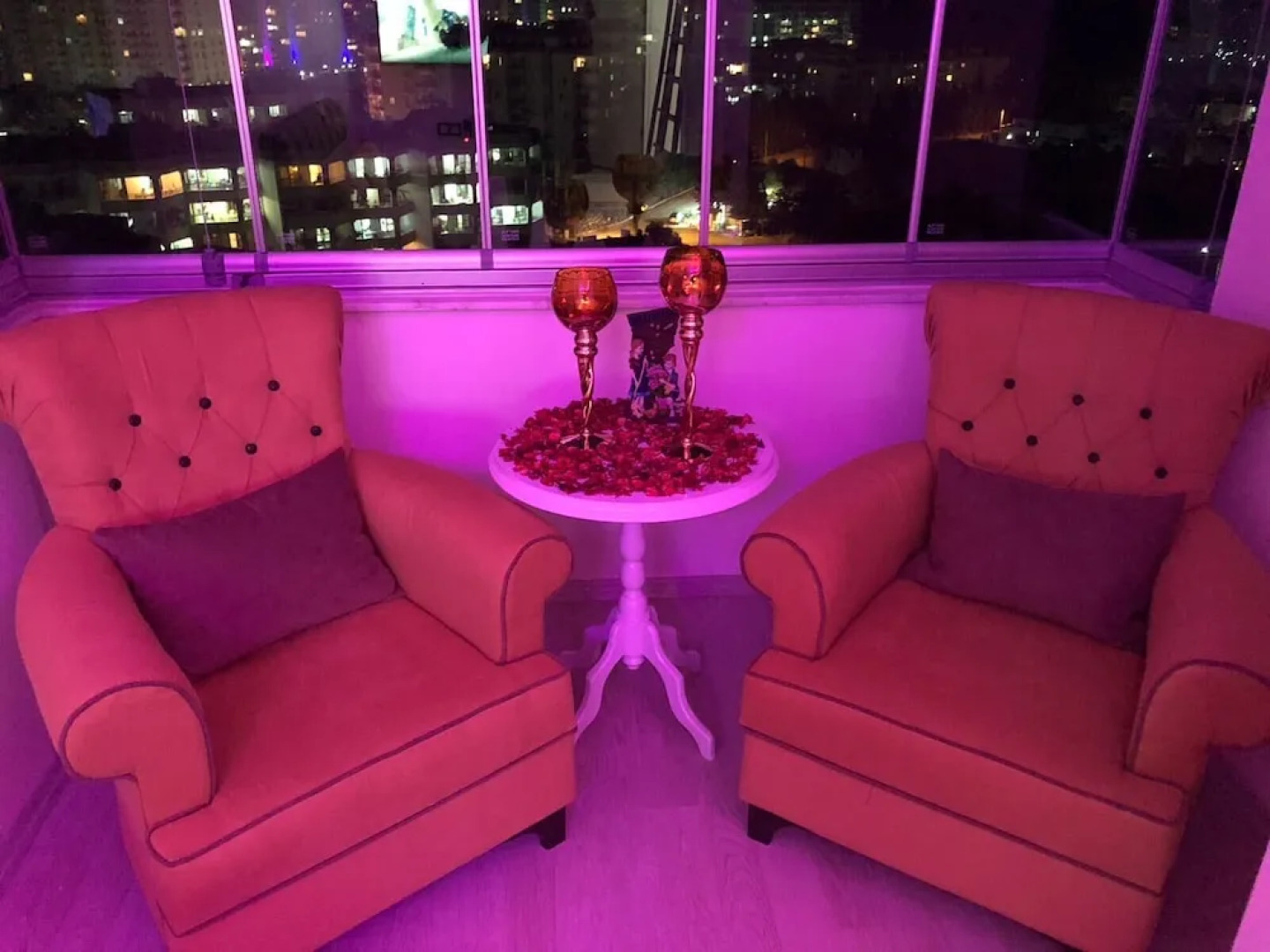 GoldenPark King Suites with Balcony & Sea view