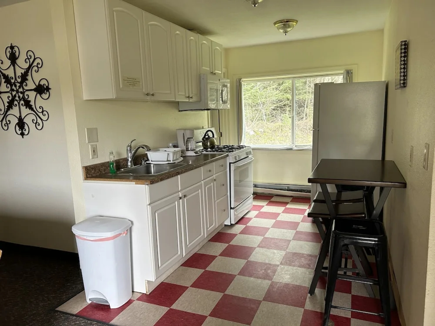 Bird Creek Motel