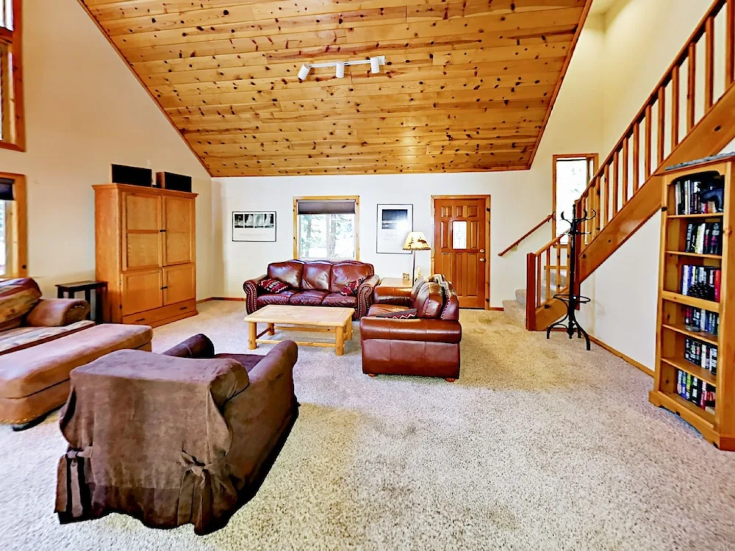 892 Evergreen Way Home 4 Bedrooms 2.5 Bathrooms Home