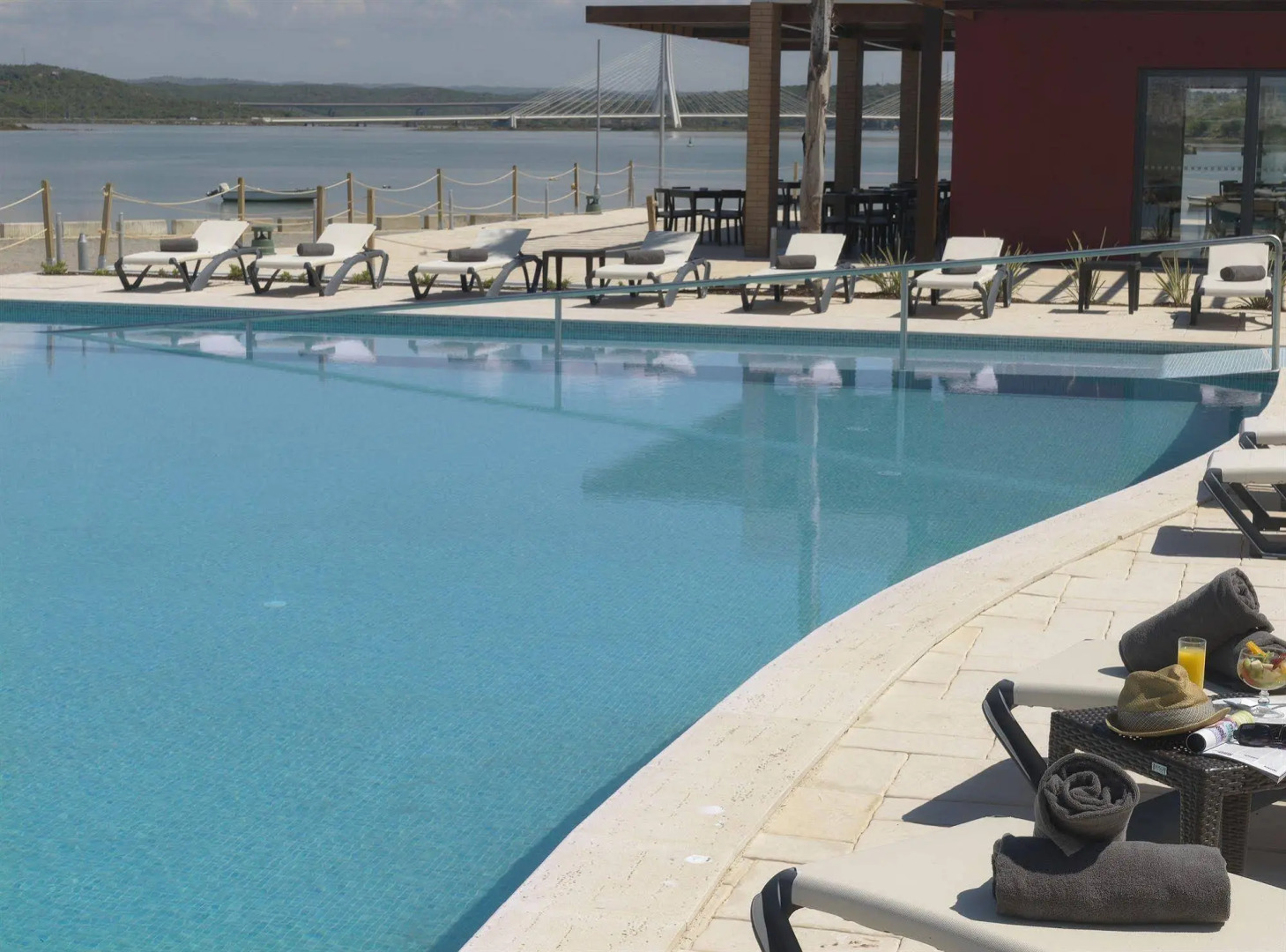 Água Hotels Riverside