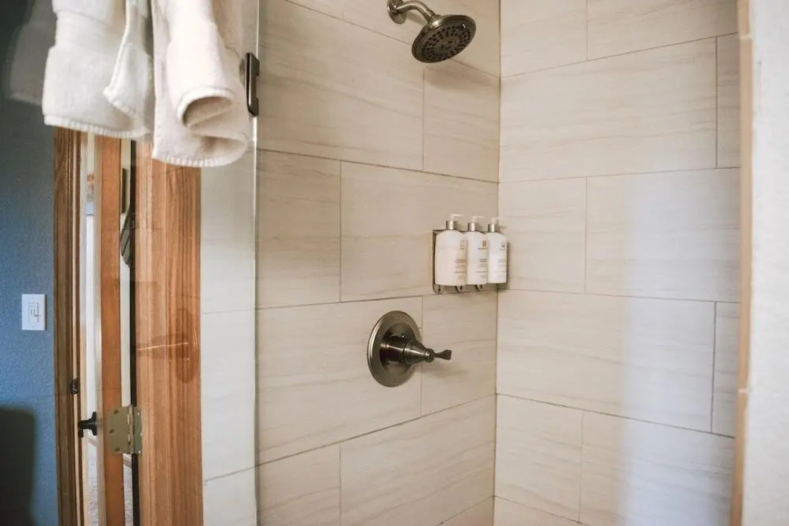 Juniper Lodge & Treehouses