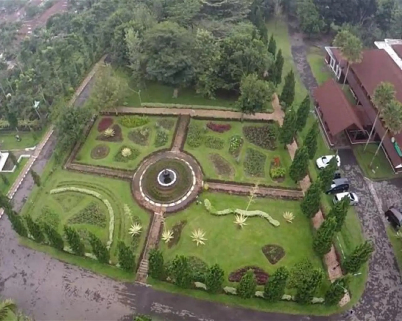 Rollaas Hotel and Resort