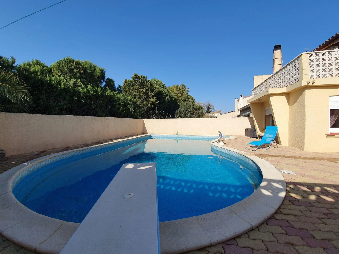 Majestic Holiday Home in Olonzac with Private Pool