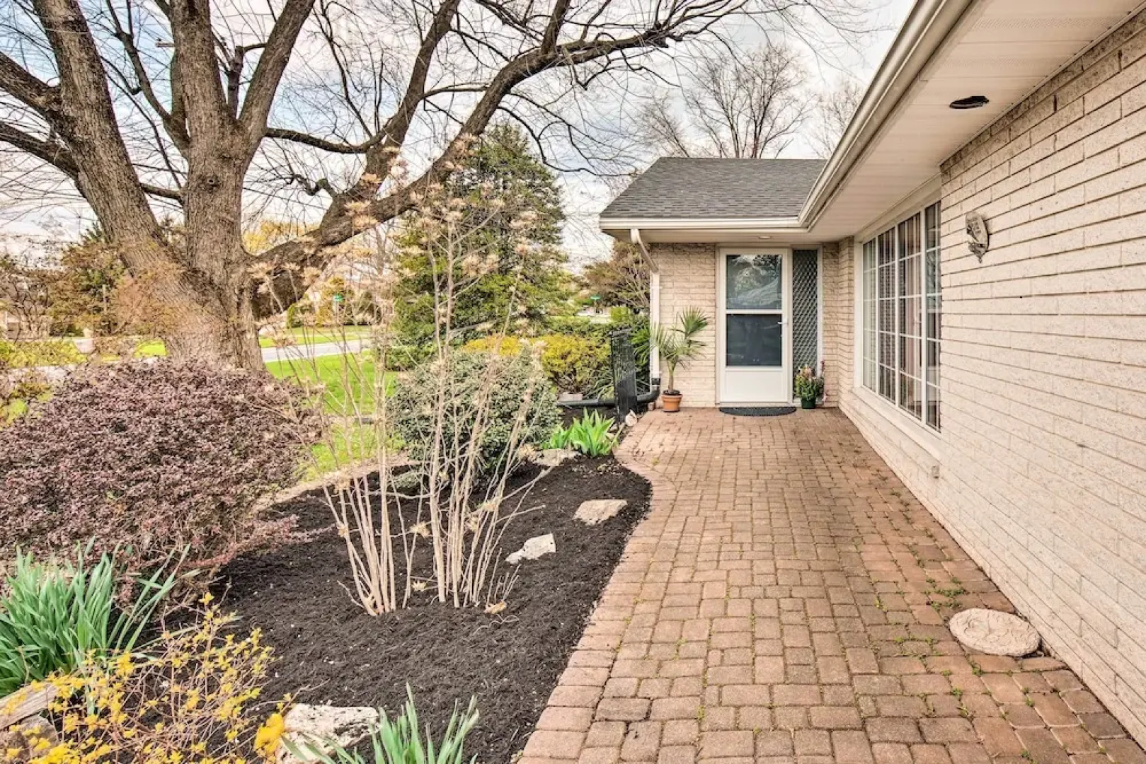 Updated Home w/ Pool Table ~ 4 Mi to Hershey!