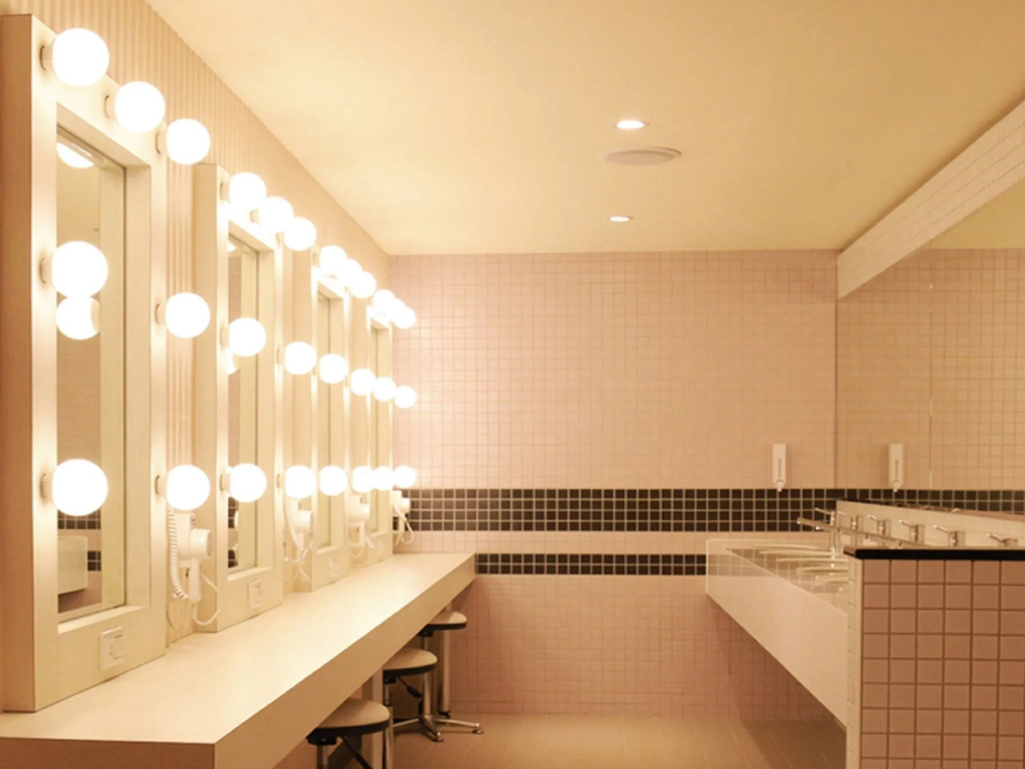 Heybear Capsule Hotel