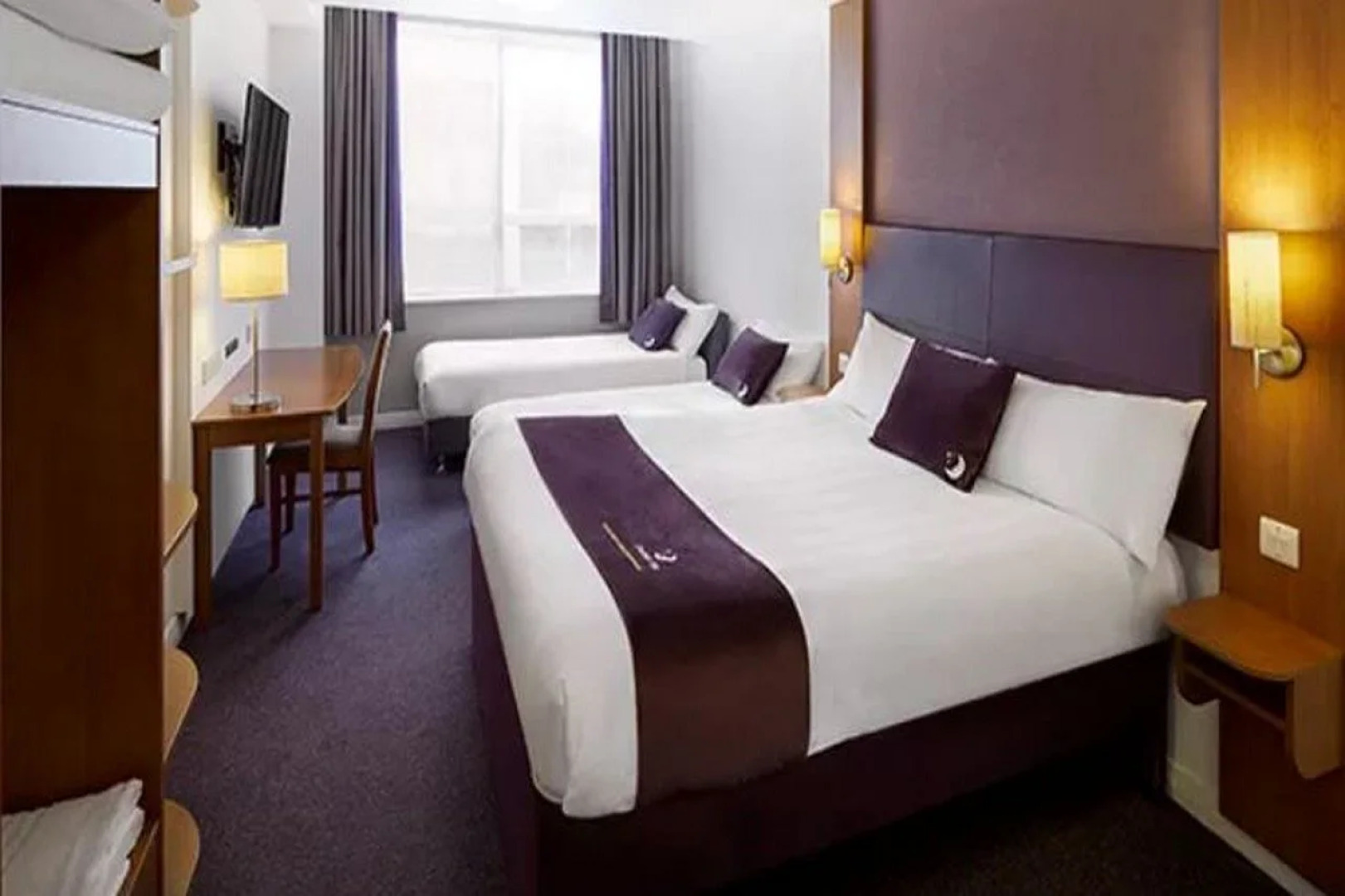 Premier Inn Manchester Trafford Centre South
