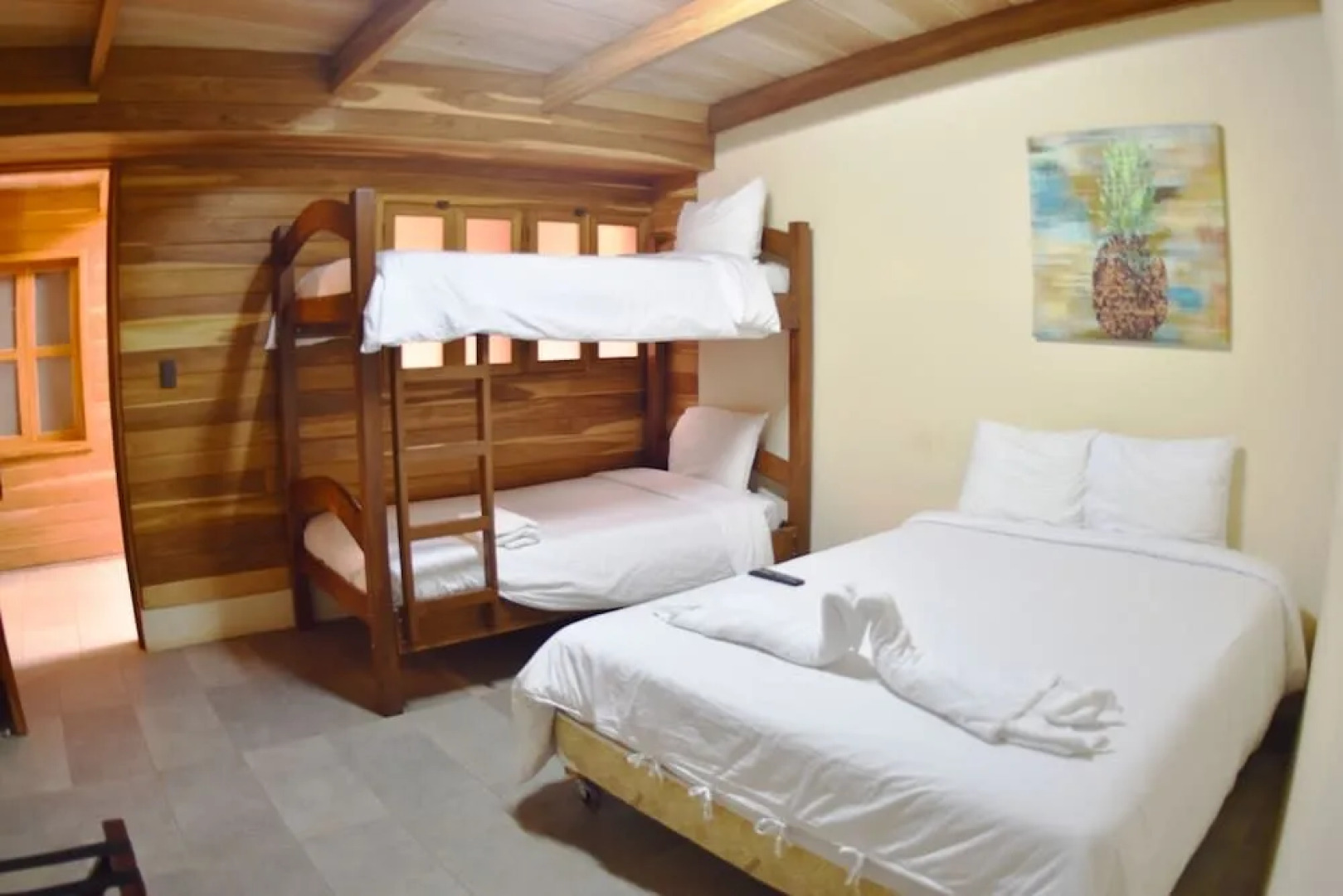 Casa Aura Beachfront Premium Hostel