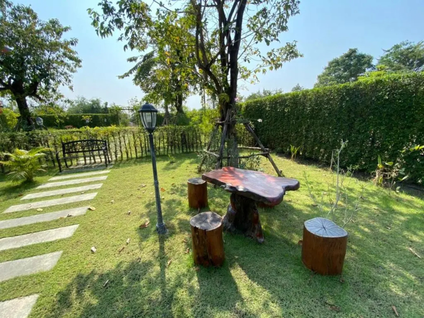 บ้านเพลิน