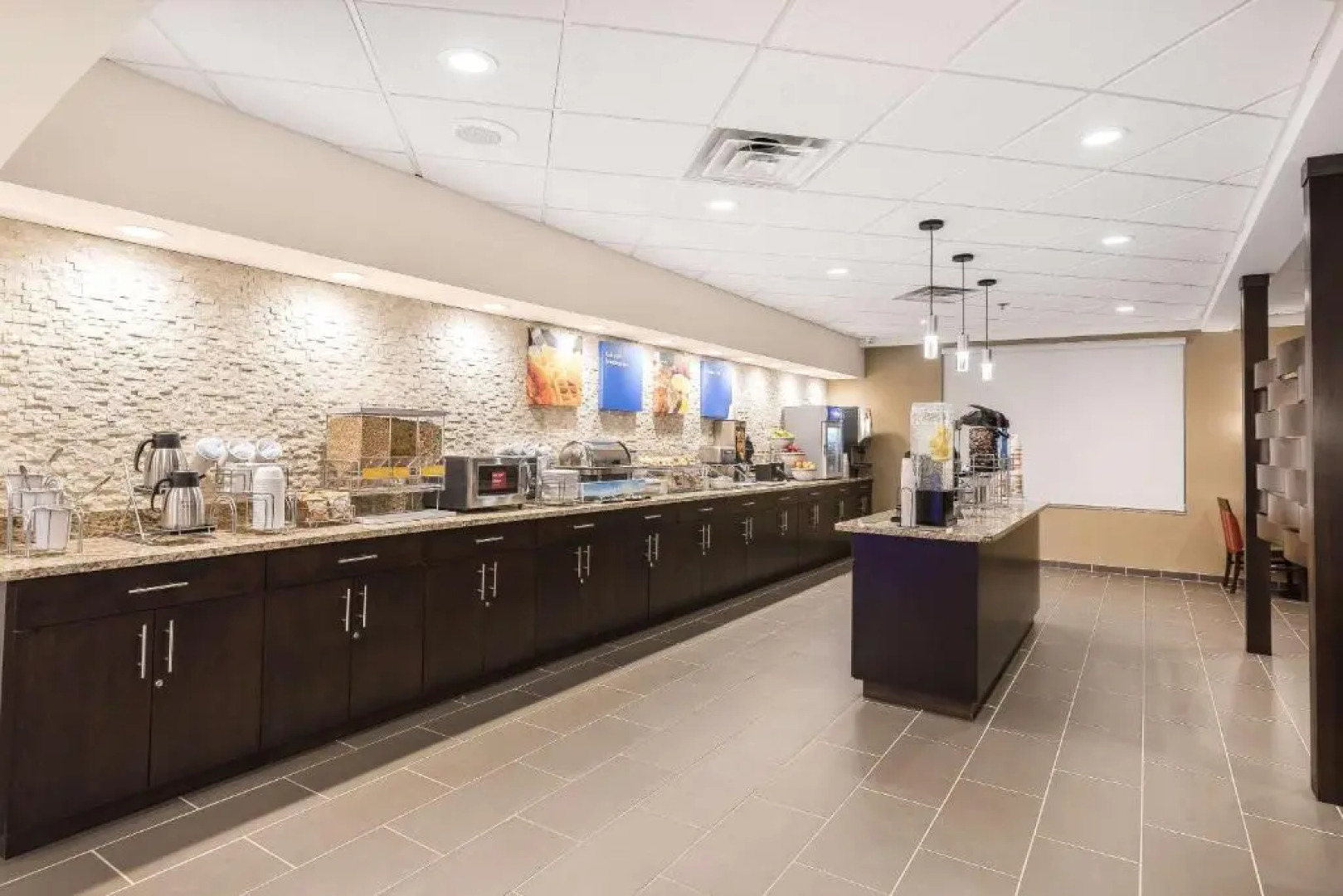 Comfort Inn & Suites Allen Park/dearborn