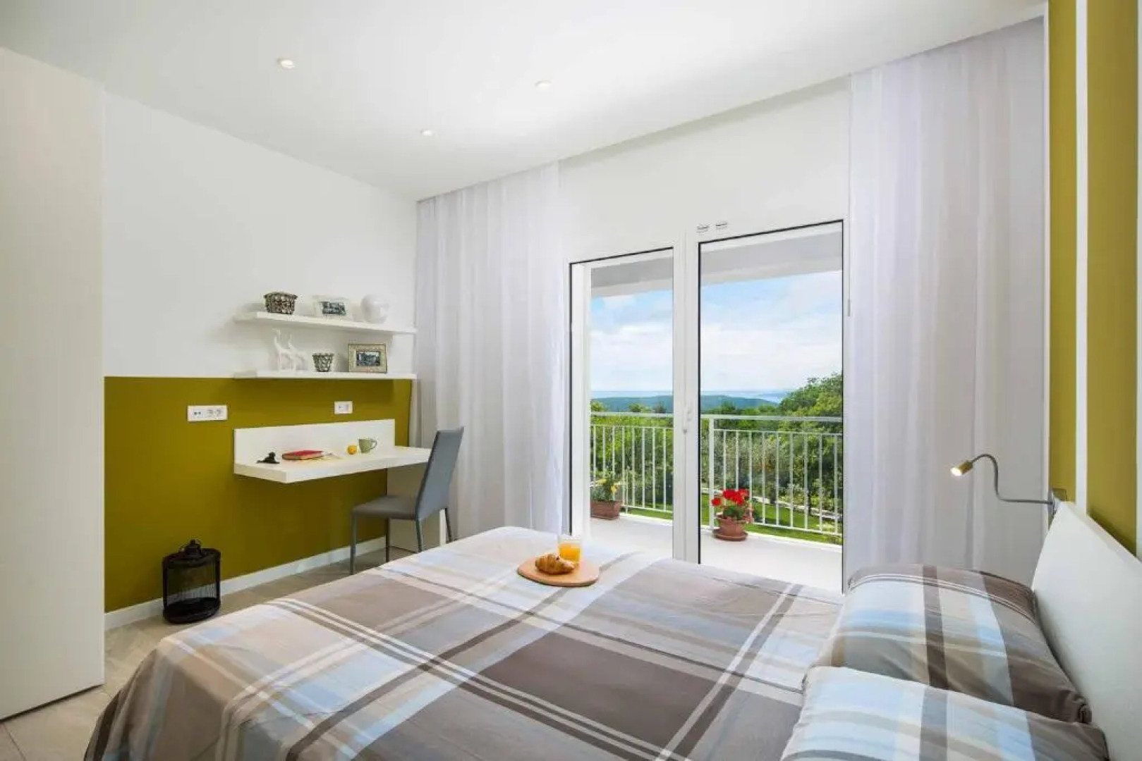 Villa White Pebble II