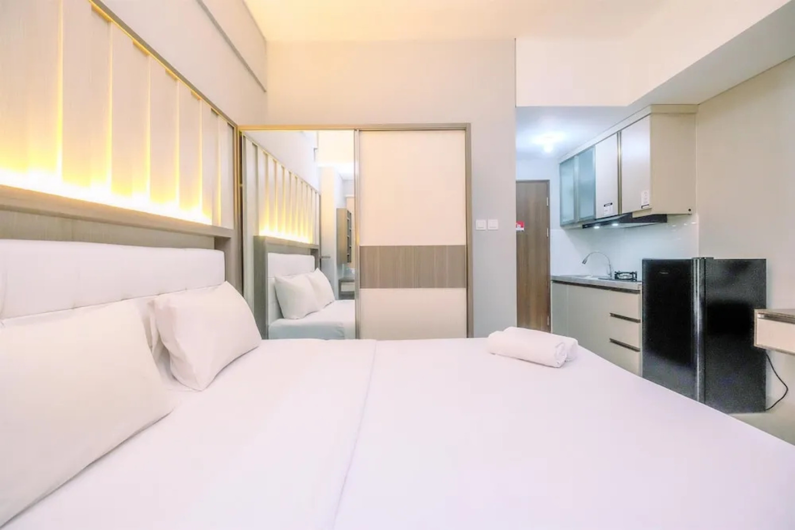 Modern Look Studio Lrt City Sentul - Royal Sentul Park Apartment