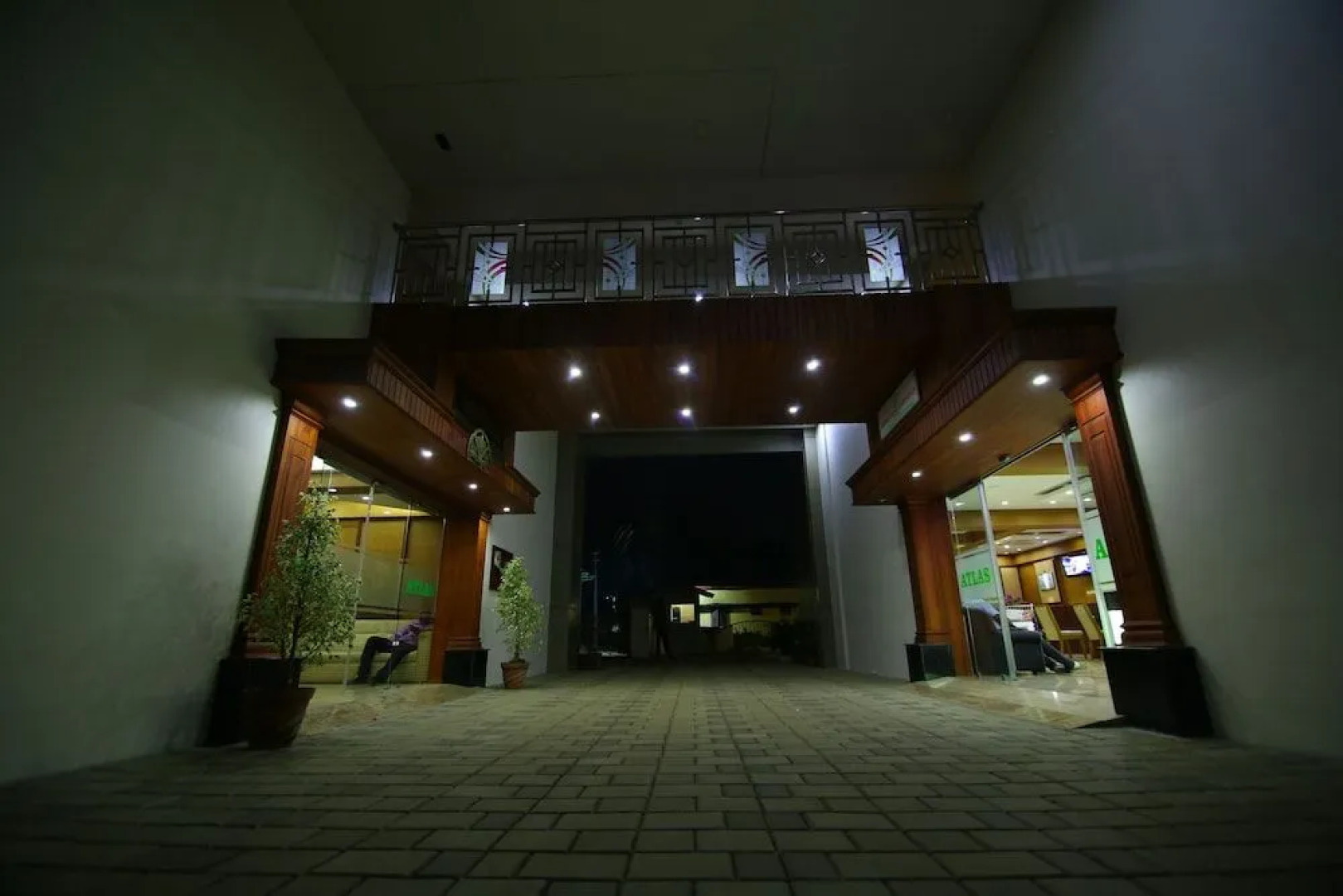 Atlas Airport Hotel Apartment