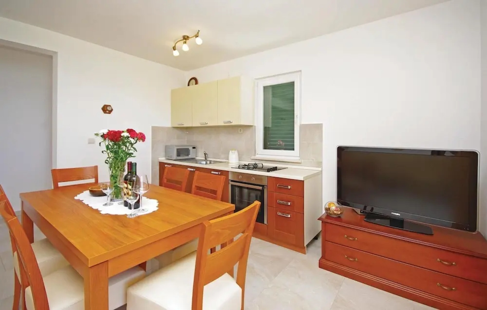 Amazing Home in Tucepi With Wifi and 4 Bedrooms