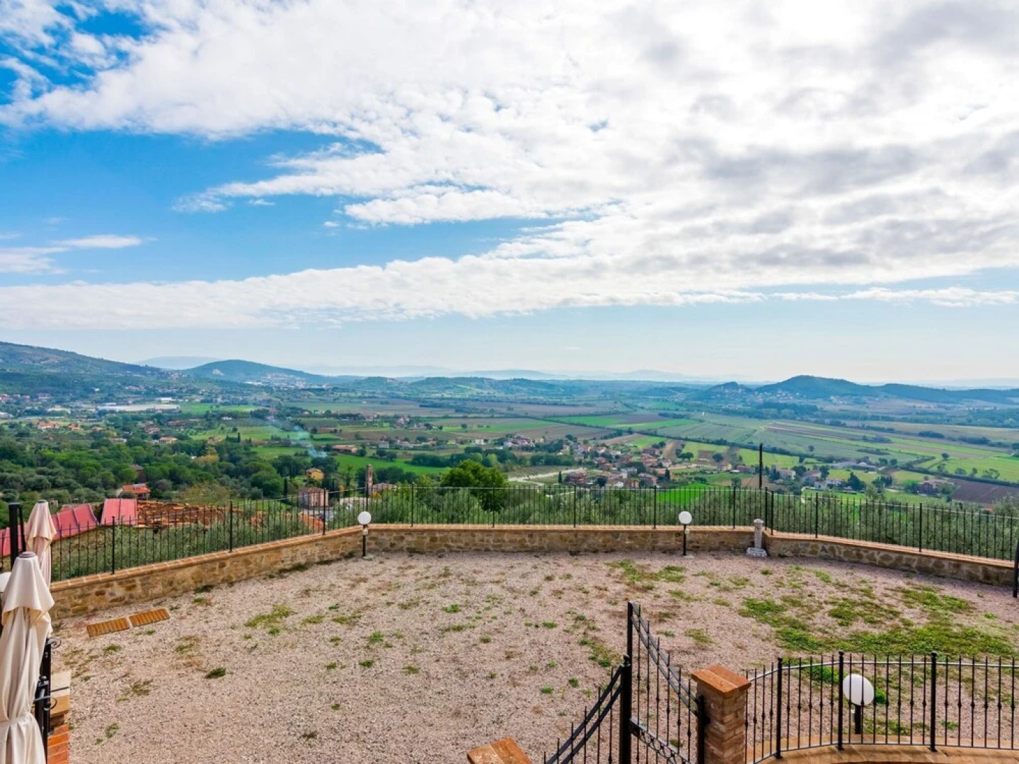 Rustic Holiday Home in Corciano with Swimming Pool
