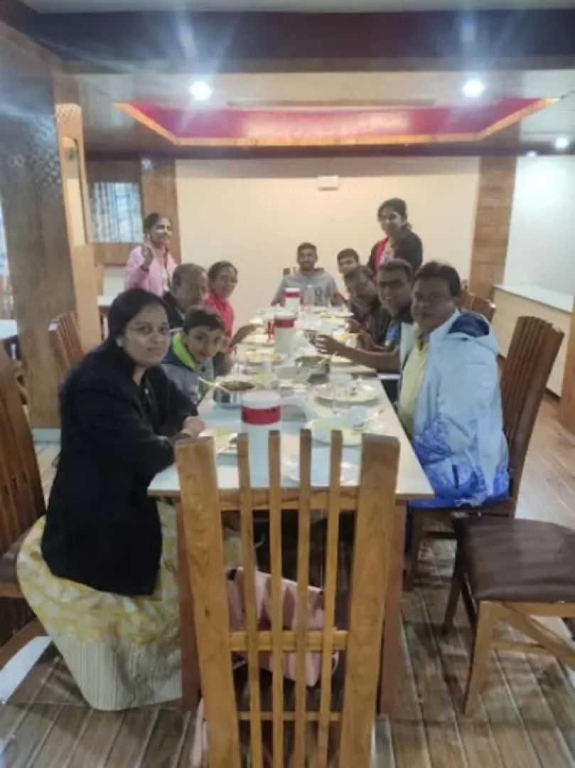 Green Plaza by StayApart