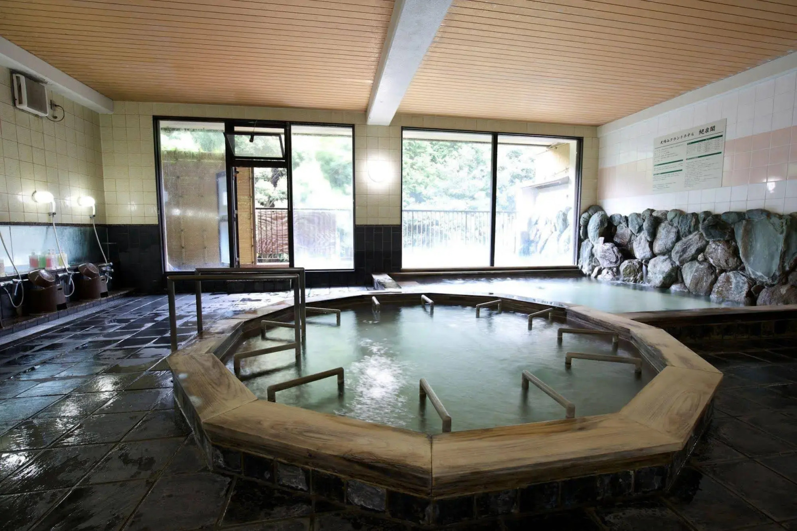 Inunakisan Grand Hotel Kisenkaku