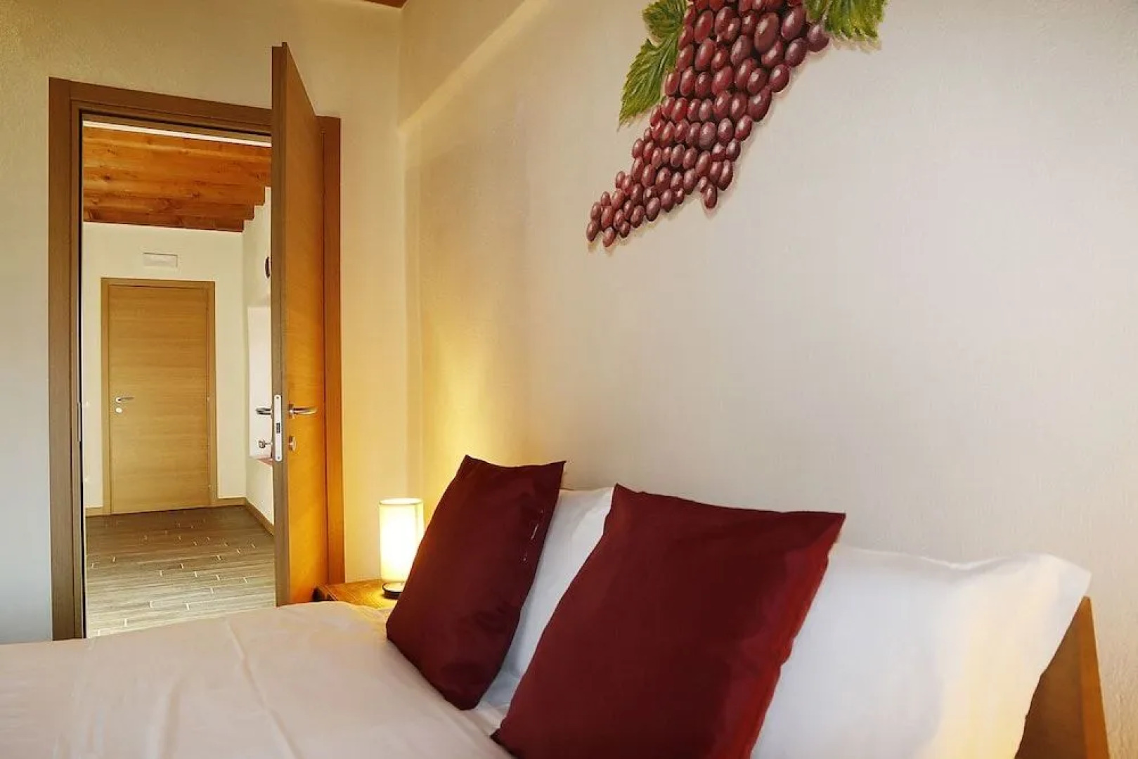 Smart Rooms & Restaurant