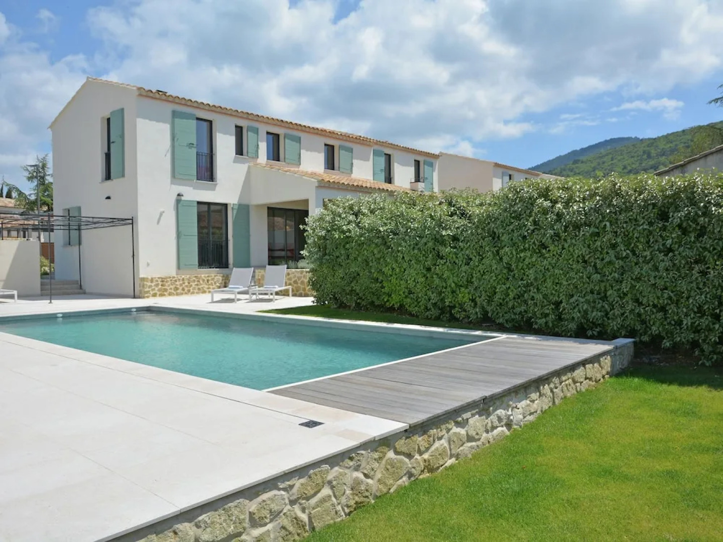 Wonderful Villa in Malaucène with Swimming Pool