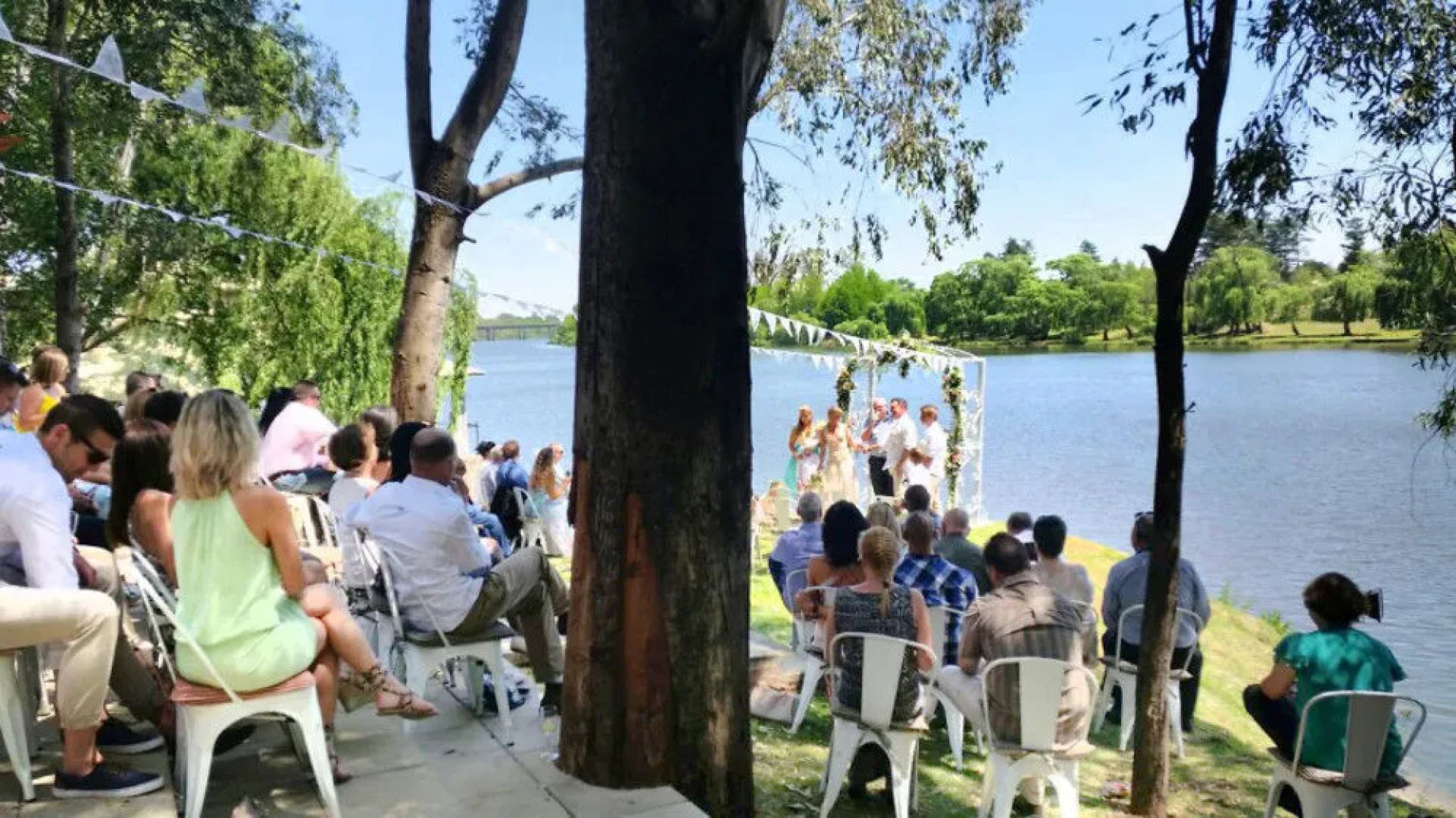 Pont de Val Riverside Escape