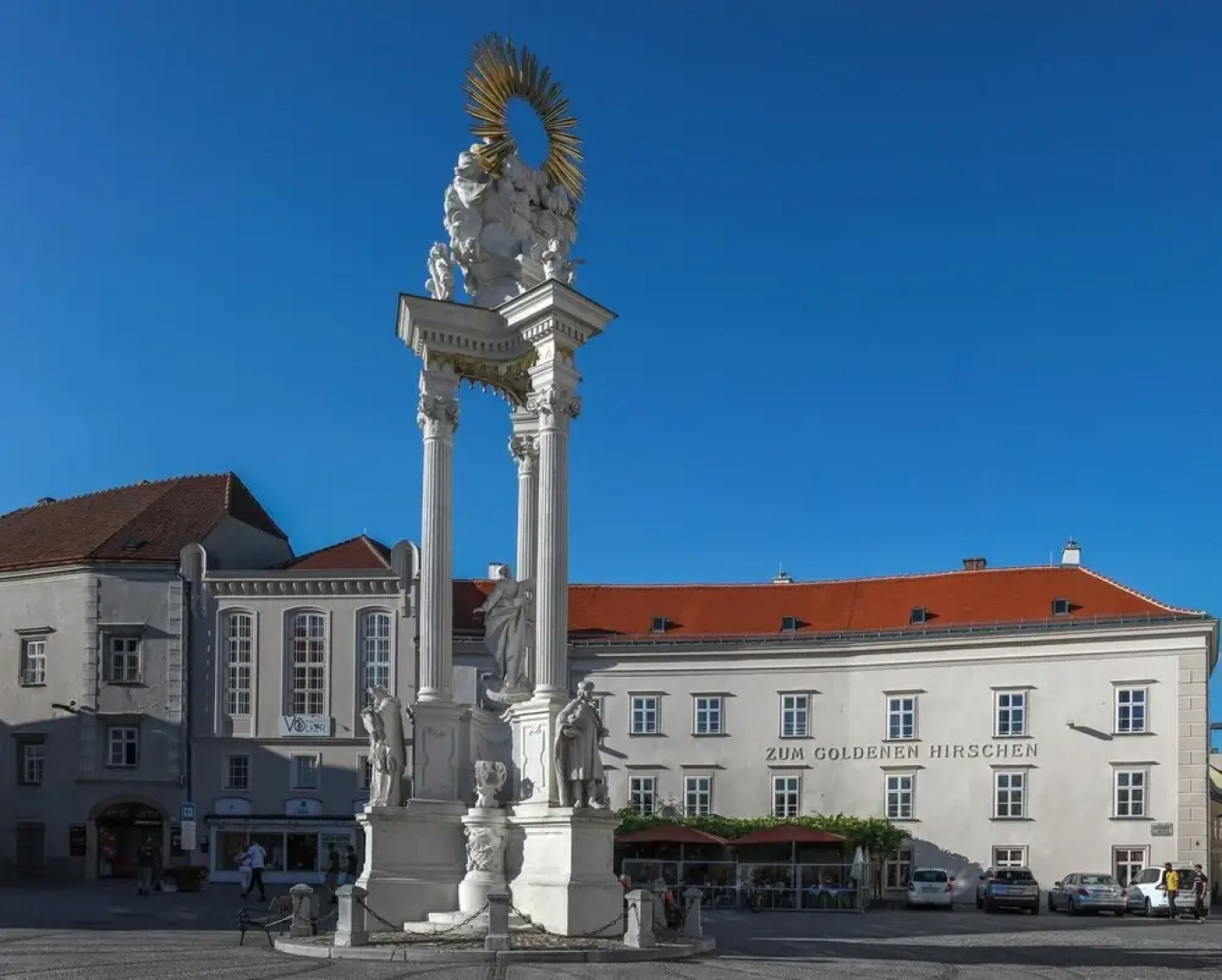 Deluxe Apartment With two King Bedrooms in the Historic Centre of D Rnstein