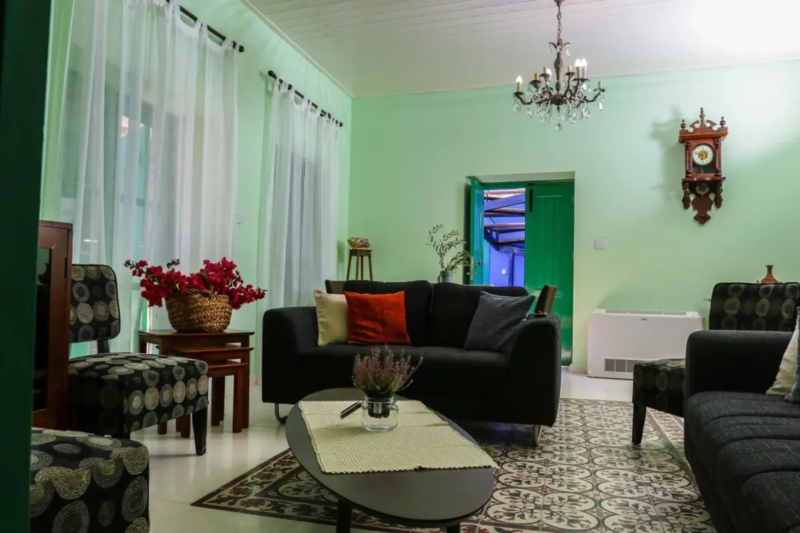 To Konatzi tis Marikas tzai tou Yianni