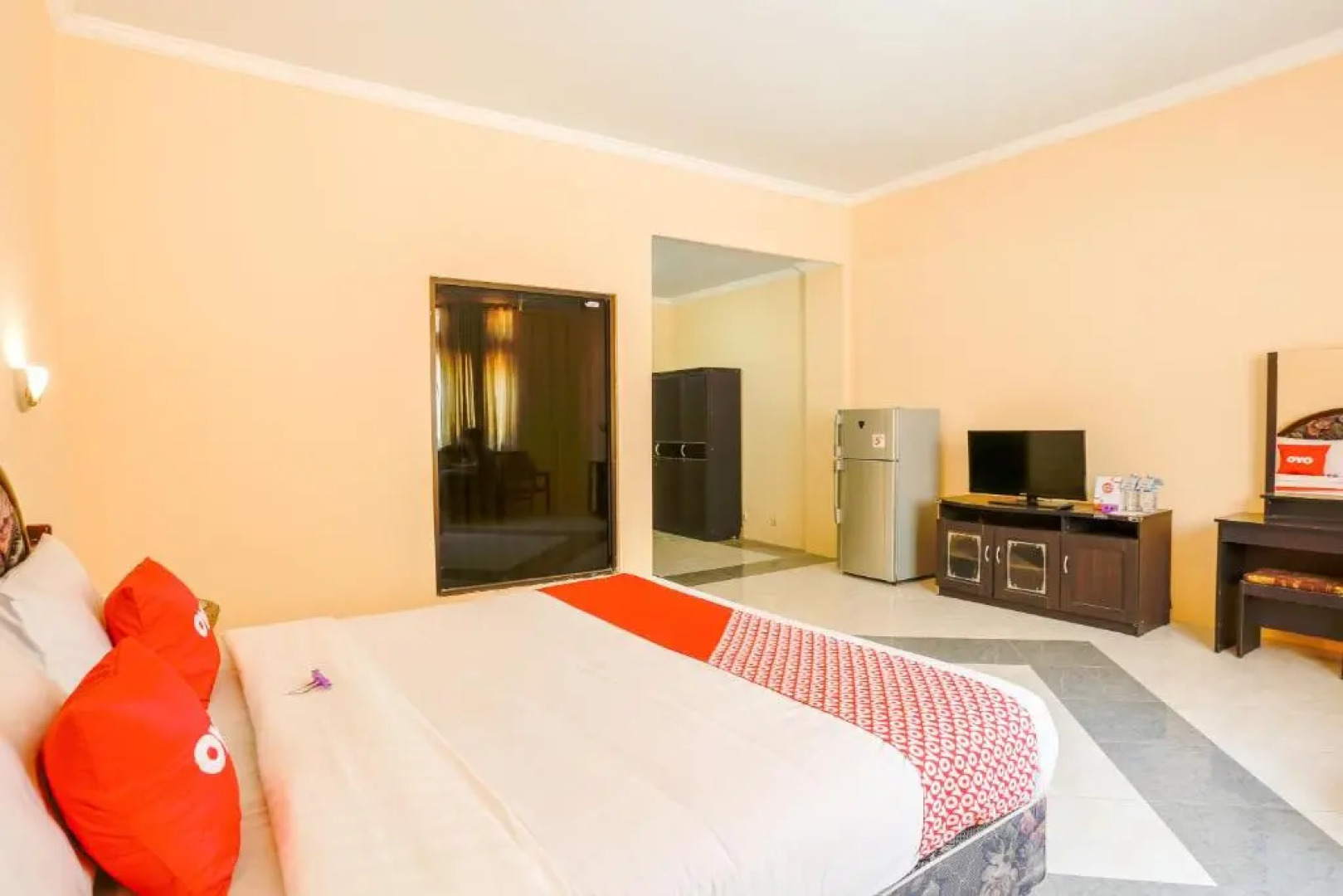 OYO 1732 Edotel Praya Syariah