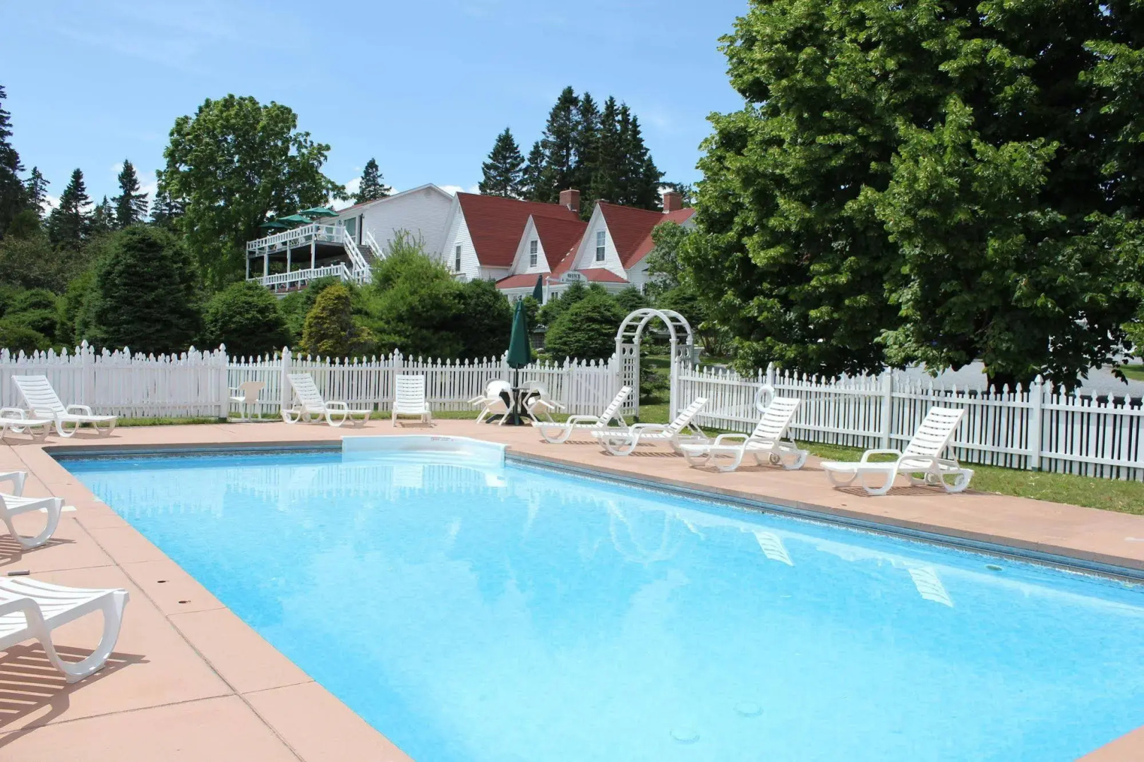 Tara Manor Inn
