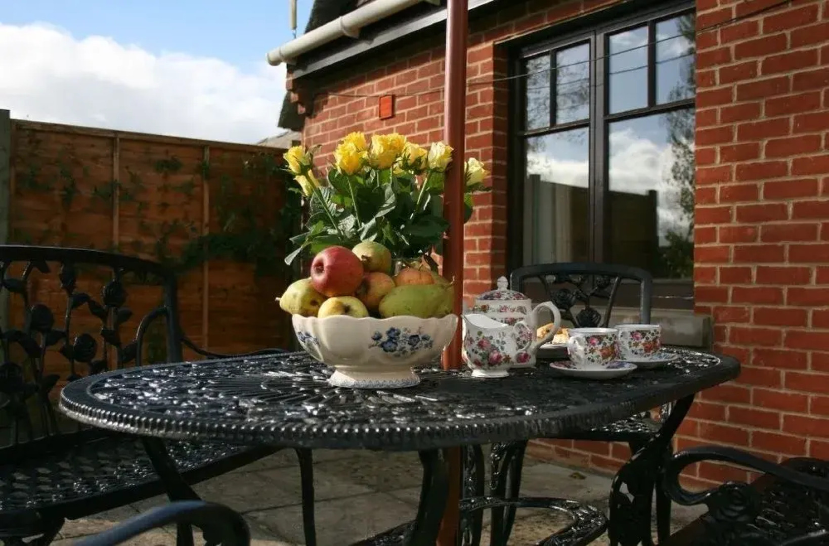 Bridge Farmhouse and Old Stables