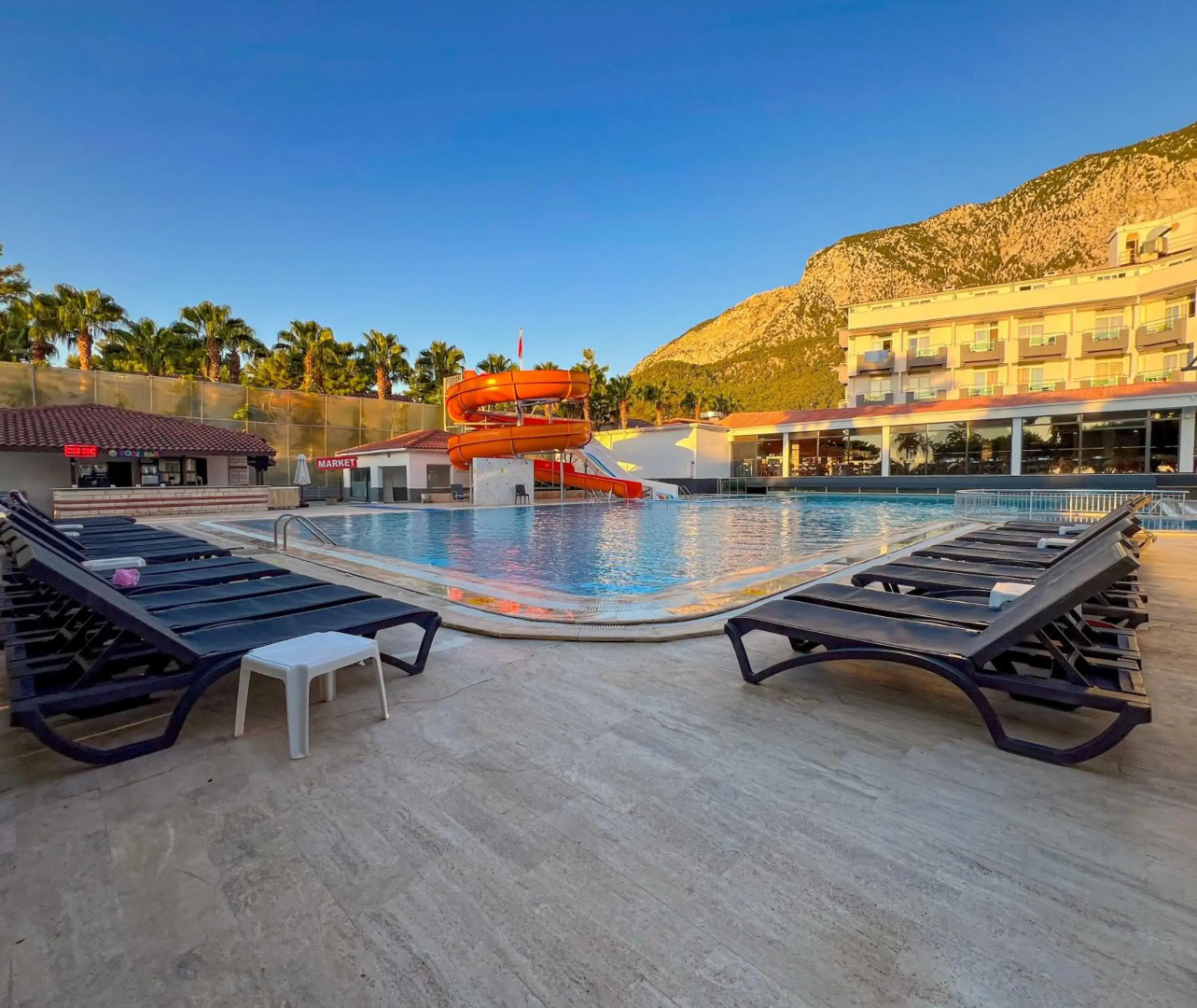 Transatlantik Beach Hotel