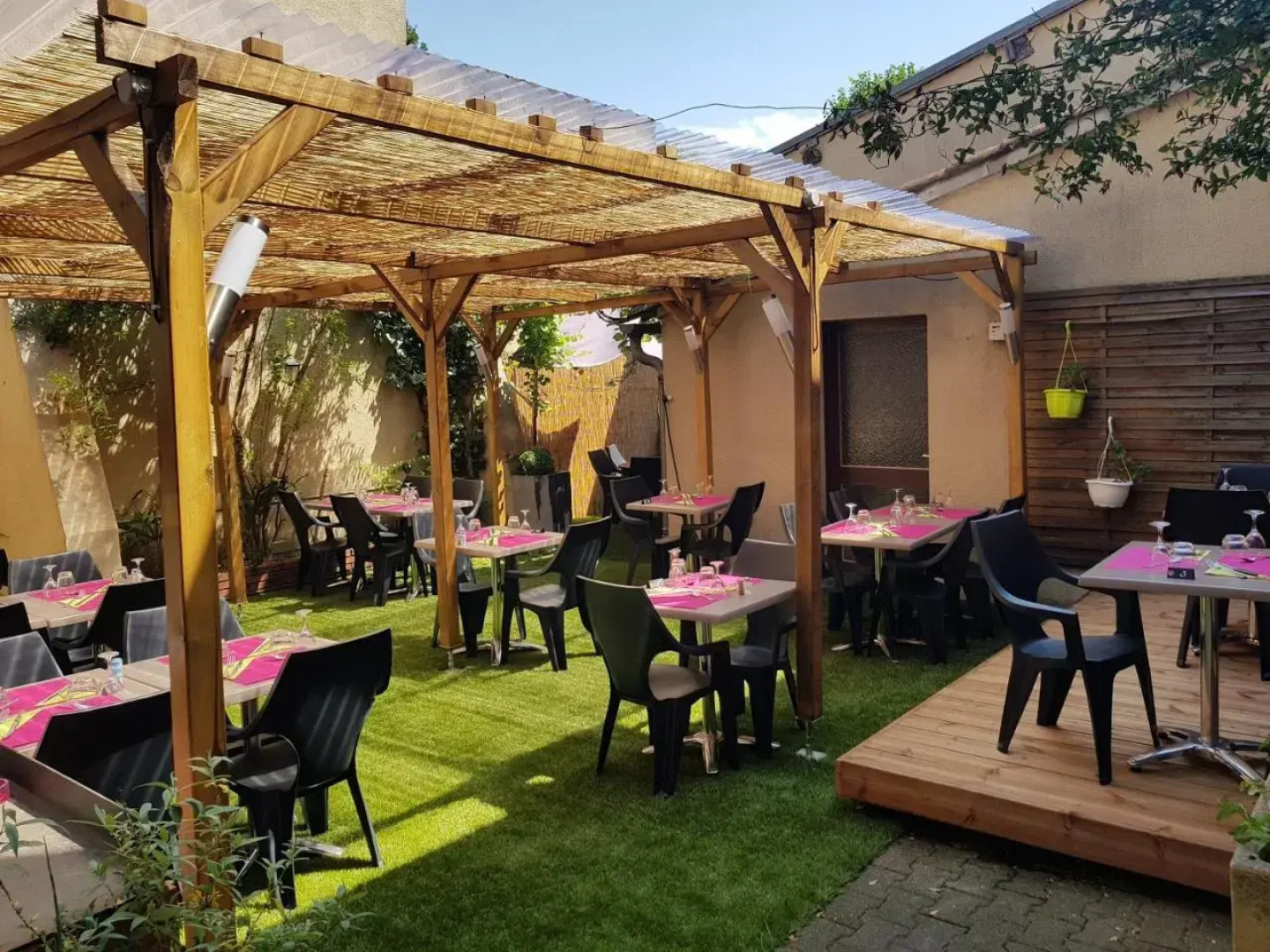 Hôtel Restaurant Le Saint Jean