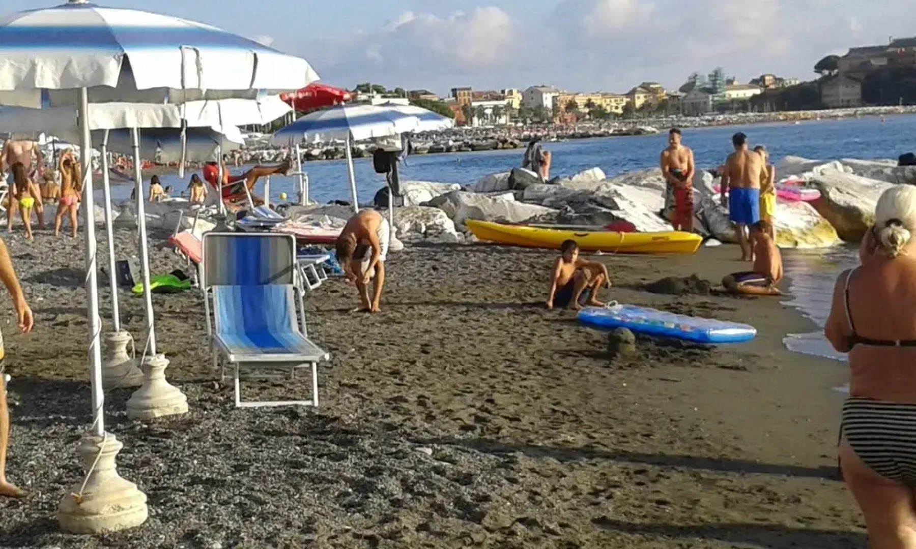 Elegant and Roomy Apartment on the Hill of Chiavari, Calm Relaxation Assured