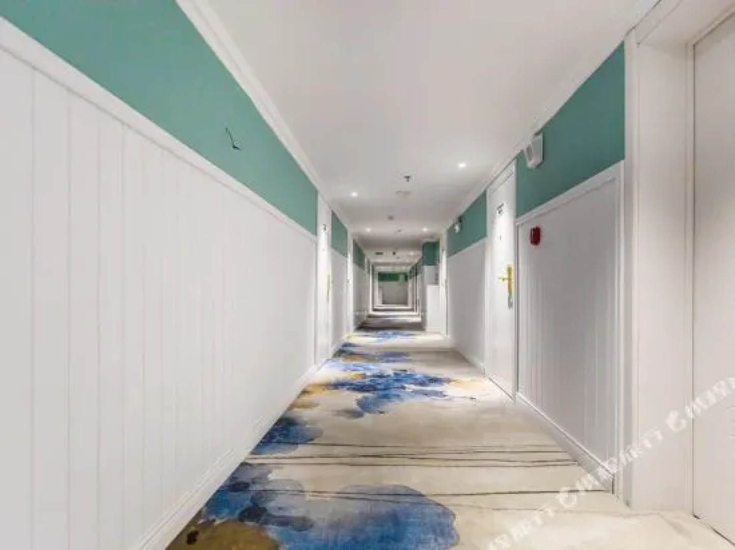 Dongfang Business Hotel