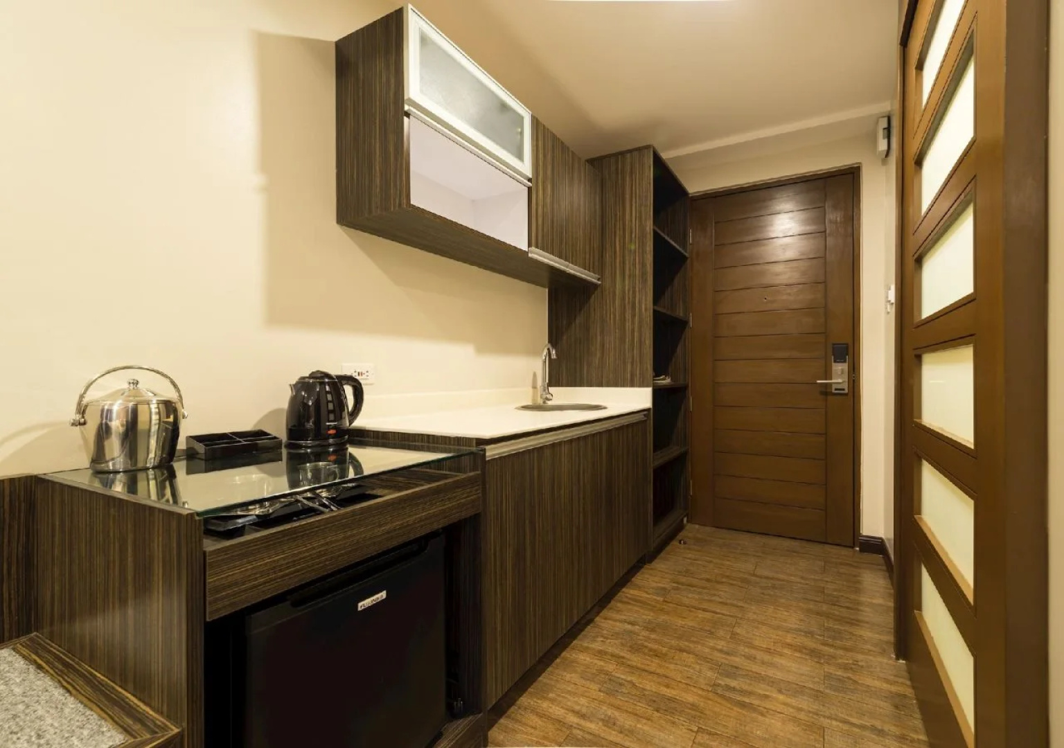 West Avenue Suites