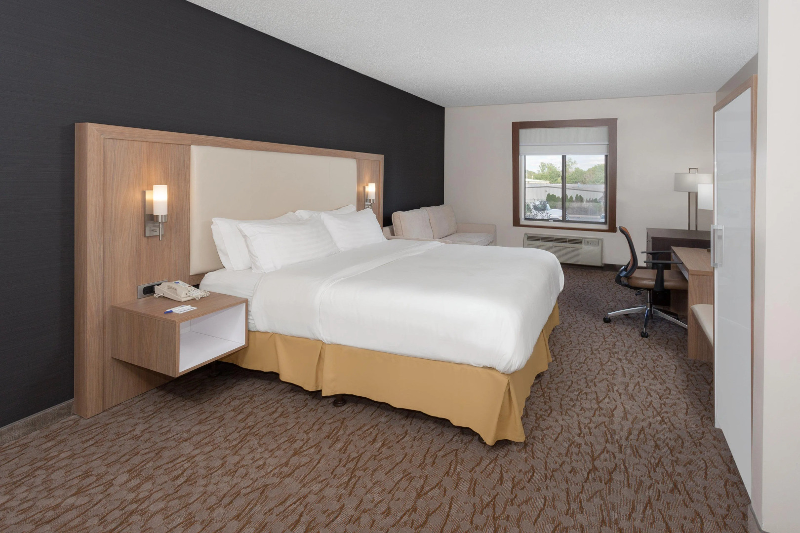 Holiday Inn Express Hotel & Suites Dayton West - Brookville by IHG