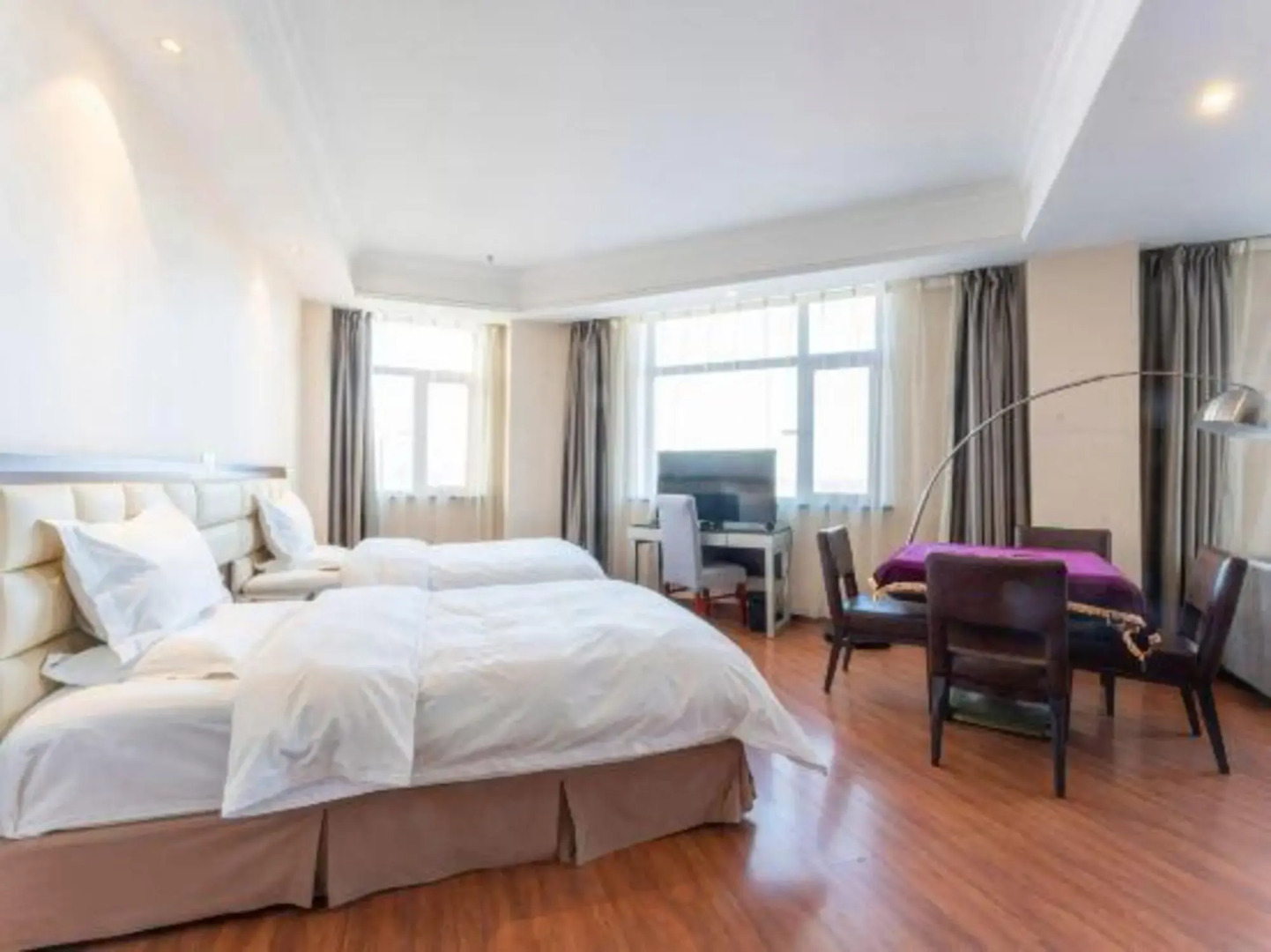 Xinwei Business Hotel