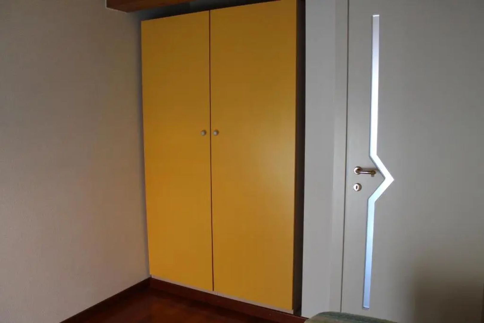 Balcony Lake View Apartment