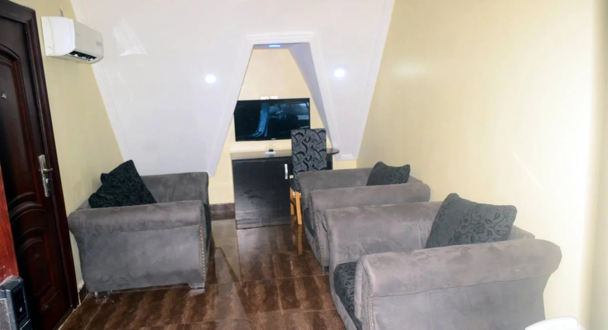 Ritz-Carinton Suites