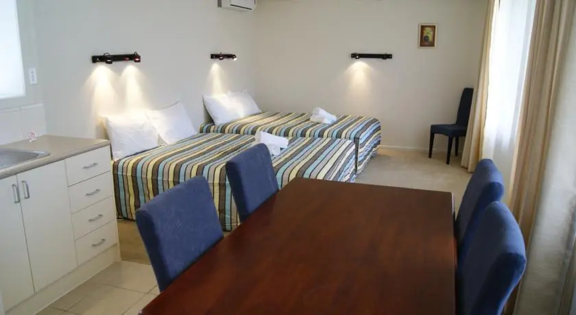 Econo Lodge Absolute Lakes Entrance Motel