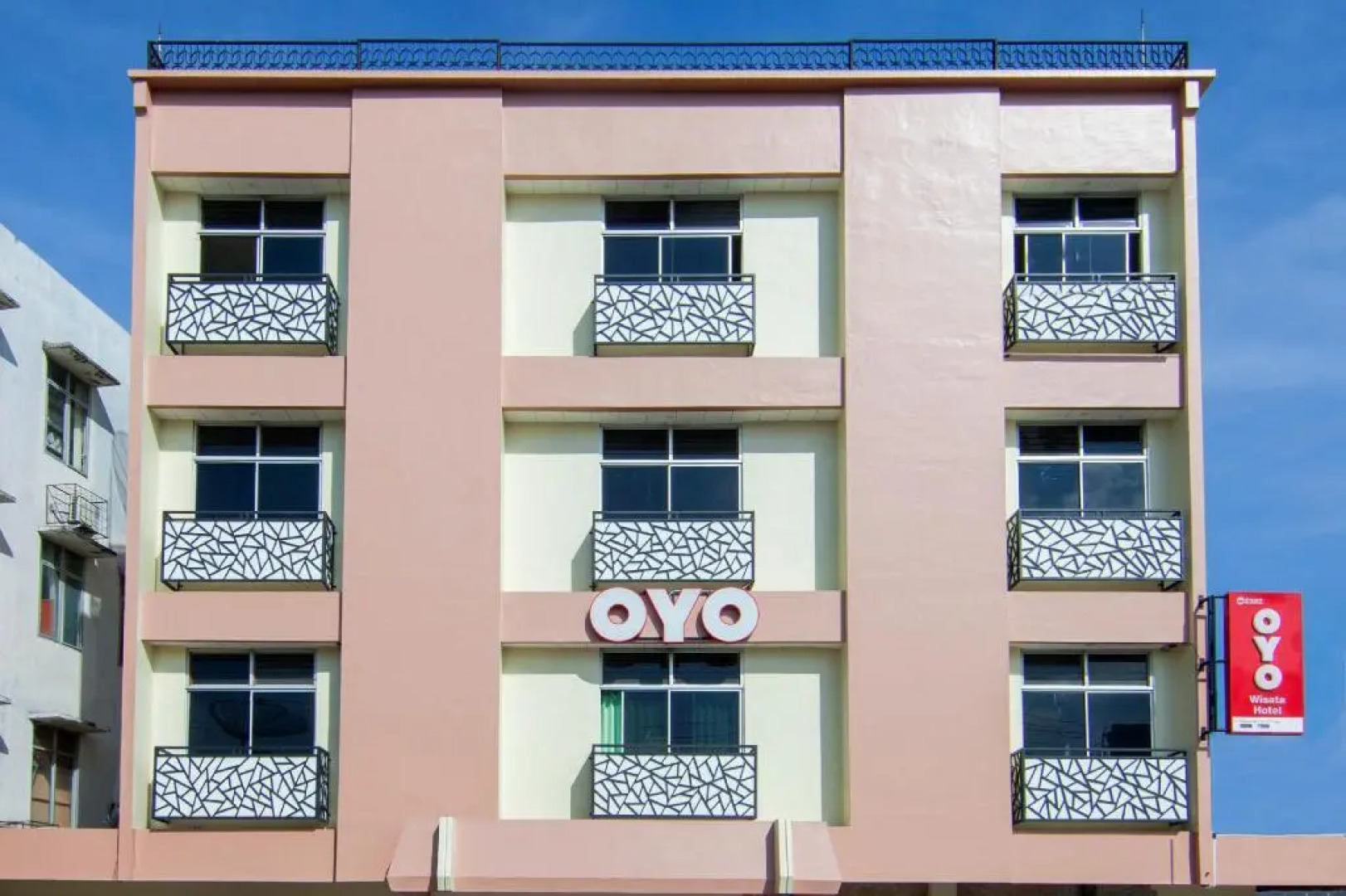 OYO 2382 Wisata Hotel