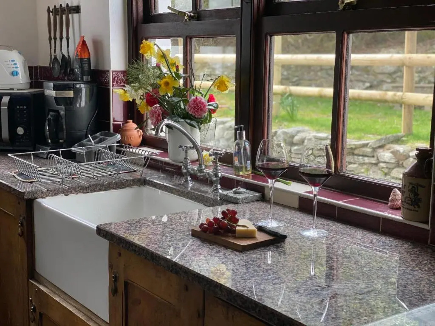 Beautiful secluded farmhouse with hot tub