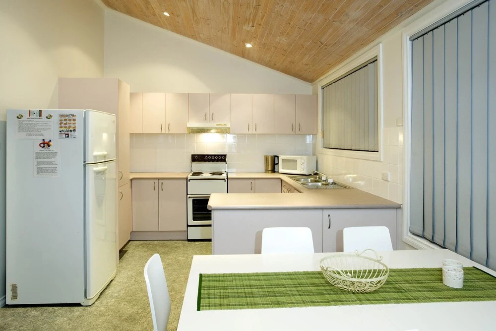 Tomaree 18 - Baybreeze - Shoal Bay