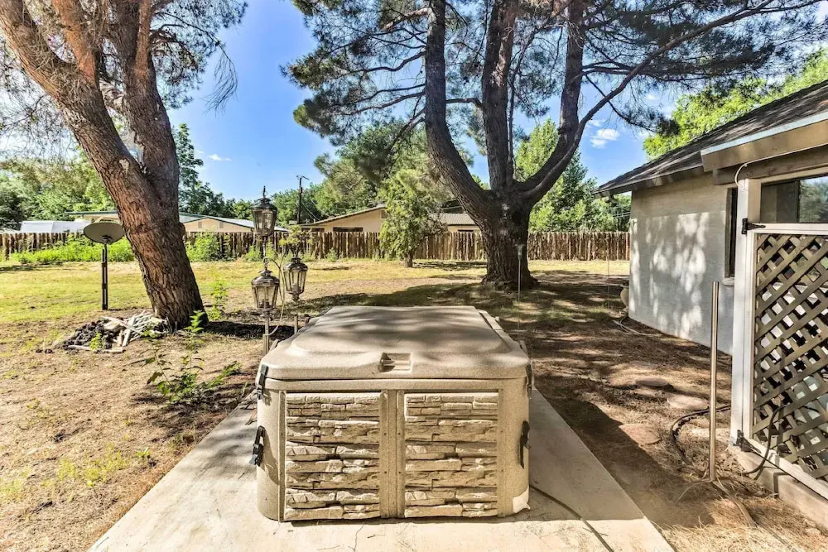 Patio & Yard: Dtwn Cottonwood Home!