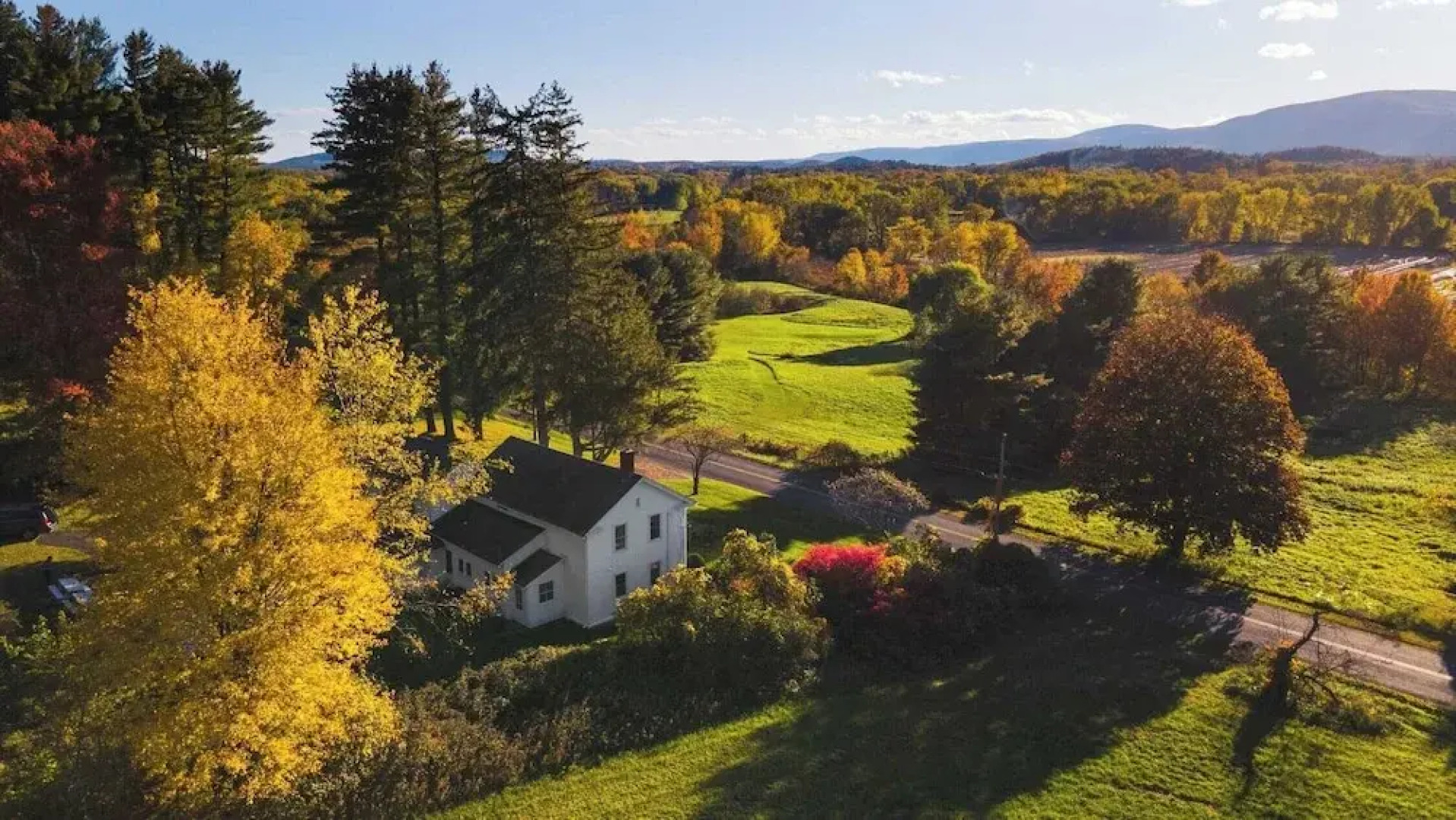 Whitney by Avantstay Private Berkshires Estate