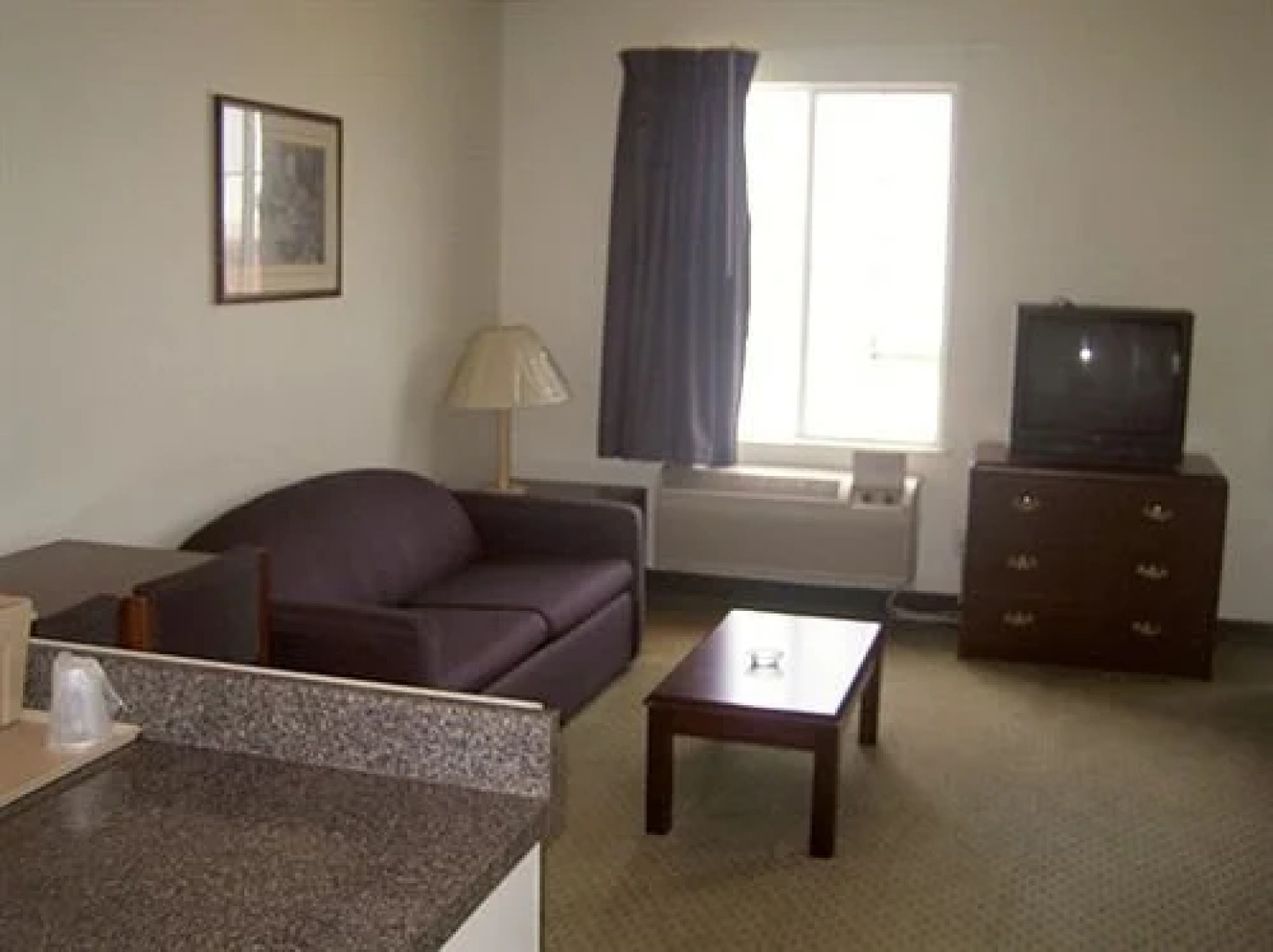 Delux Inn Express and Suites