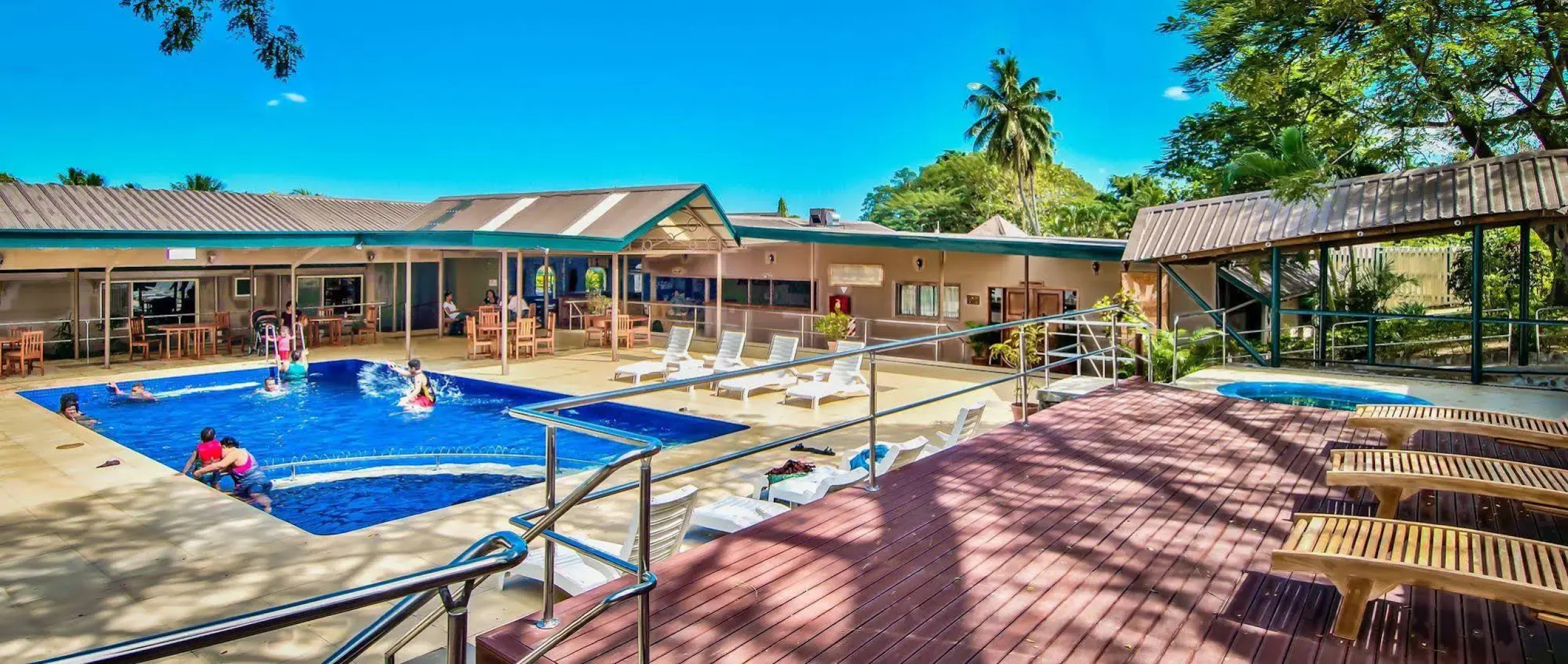 Tanoa Skylodge Hotel