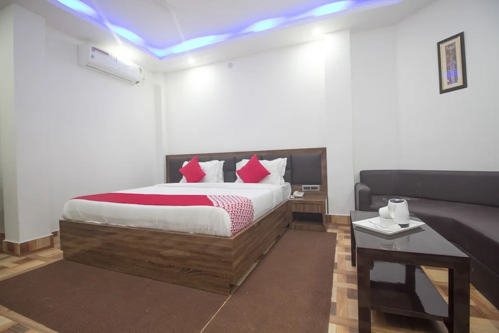 OYO 29258 Hotel Debrani International