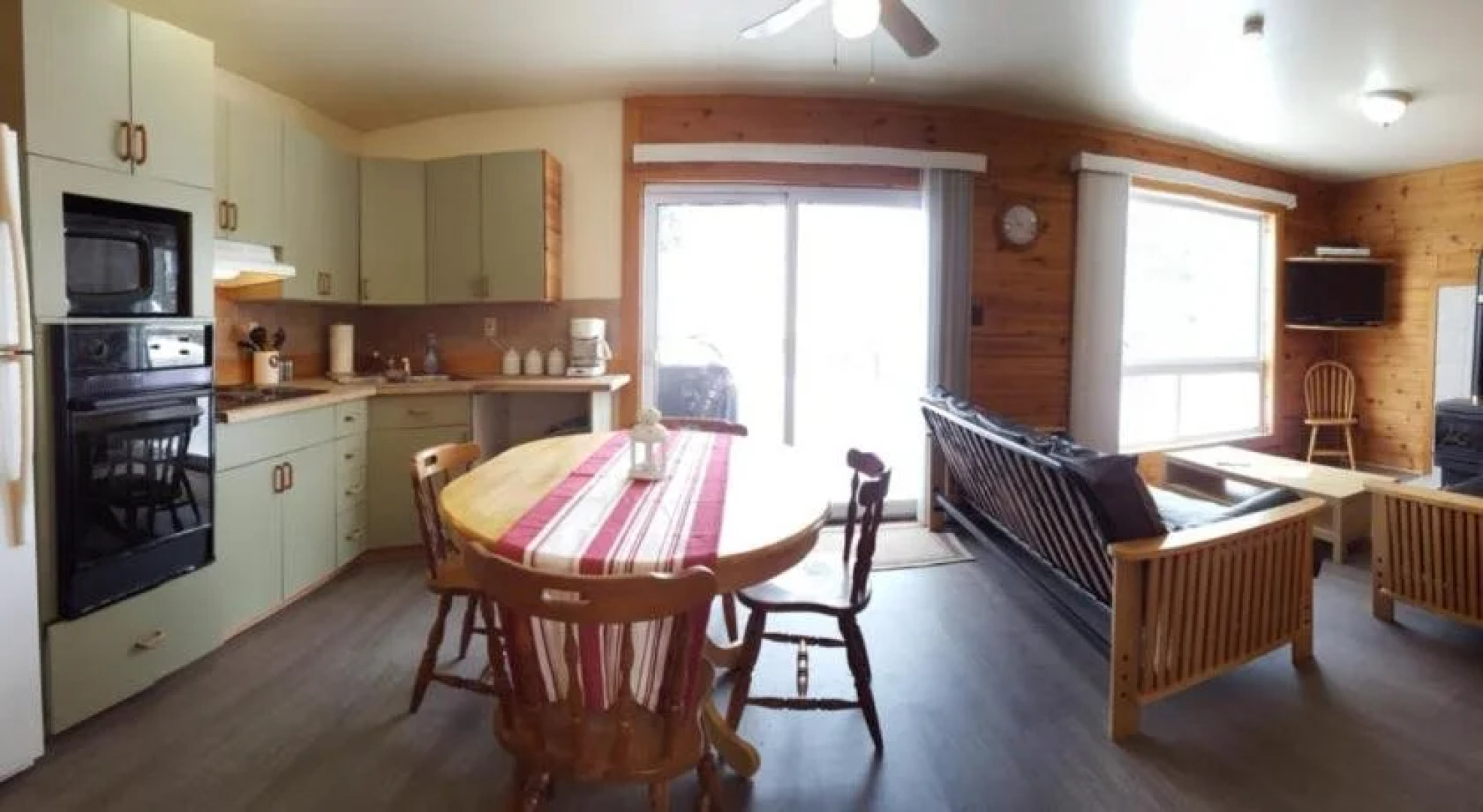 Oakview Lodge & Marina